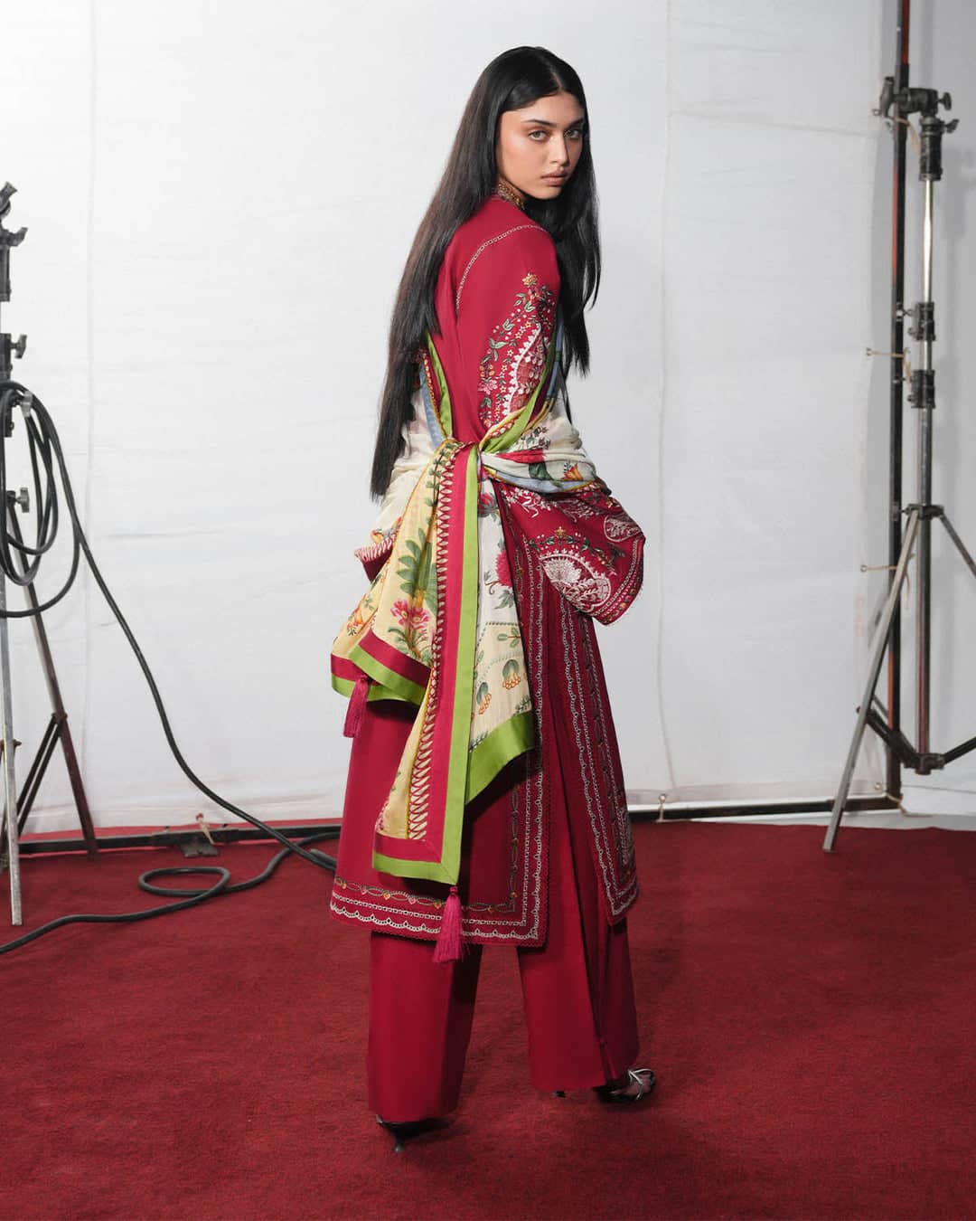 img_jugnu_lahore_lawn_awwal_boutique
