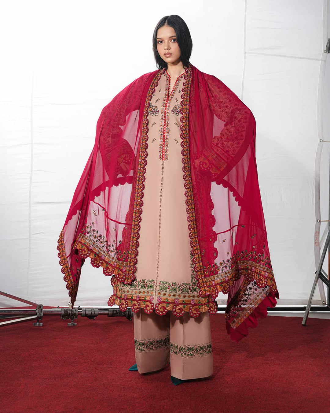 Jugnu Lahore Lawn/Nazeh/Dusty Rose