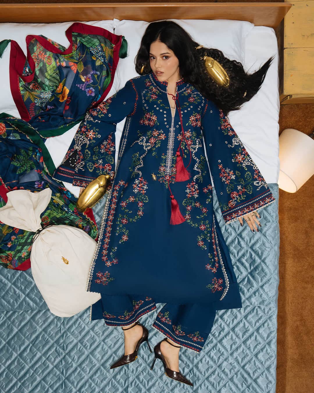 img_jugnu_lahore_lawn_awwal_boutique