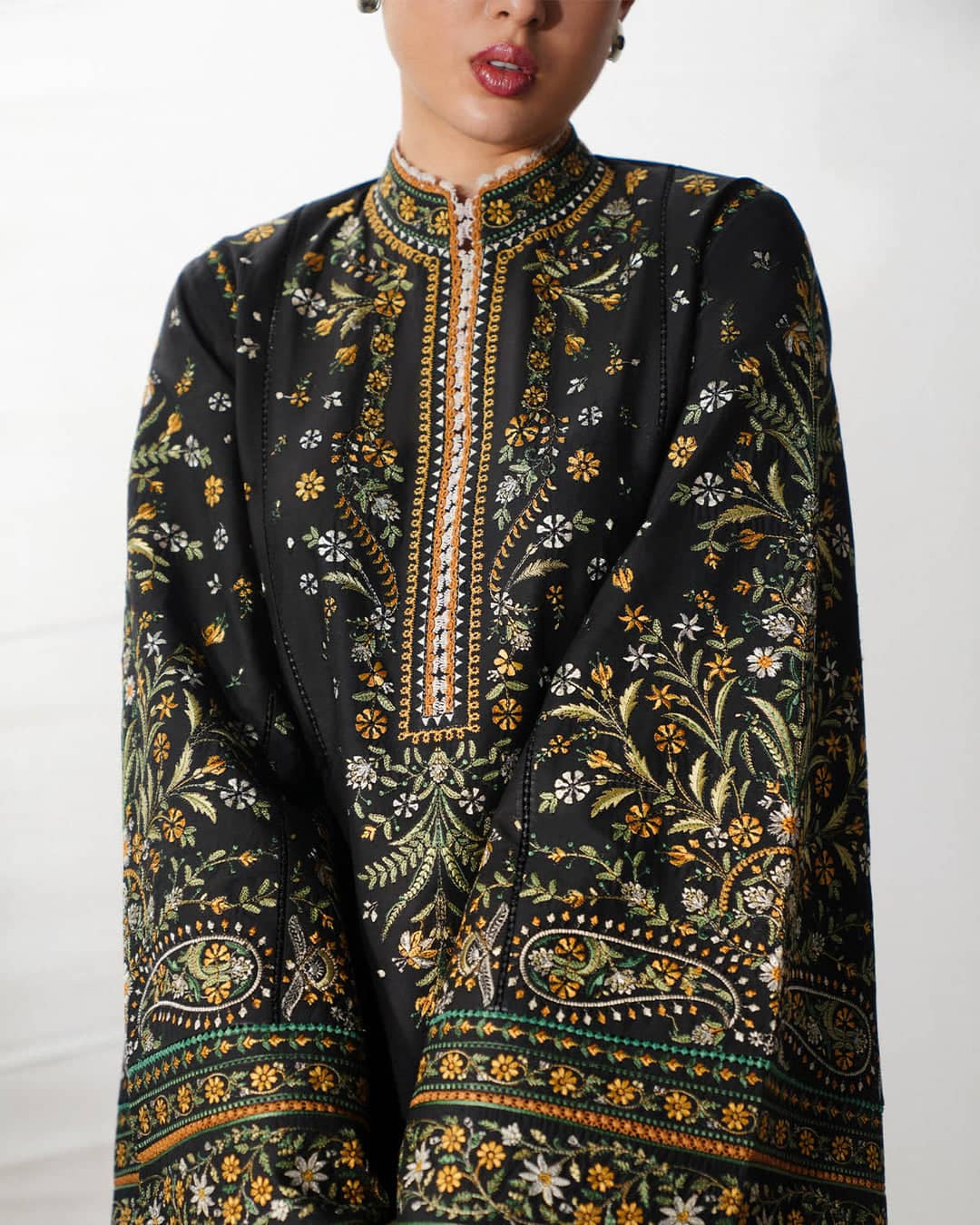 img_jugnu_lahore_lawn_awwal_boutique