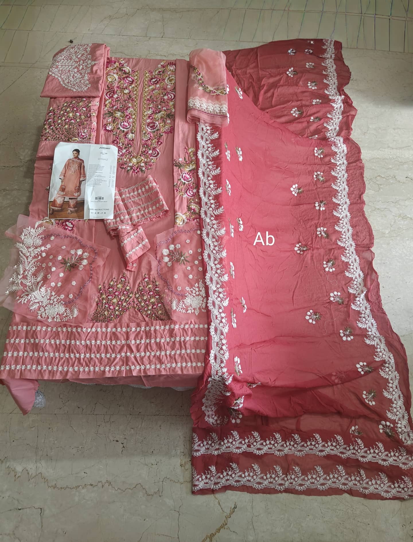 img_jugnu_lahore_lawn_awwal_boutique