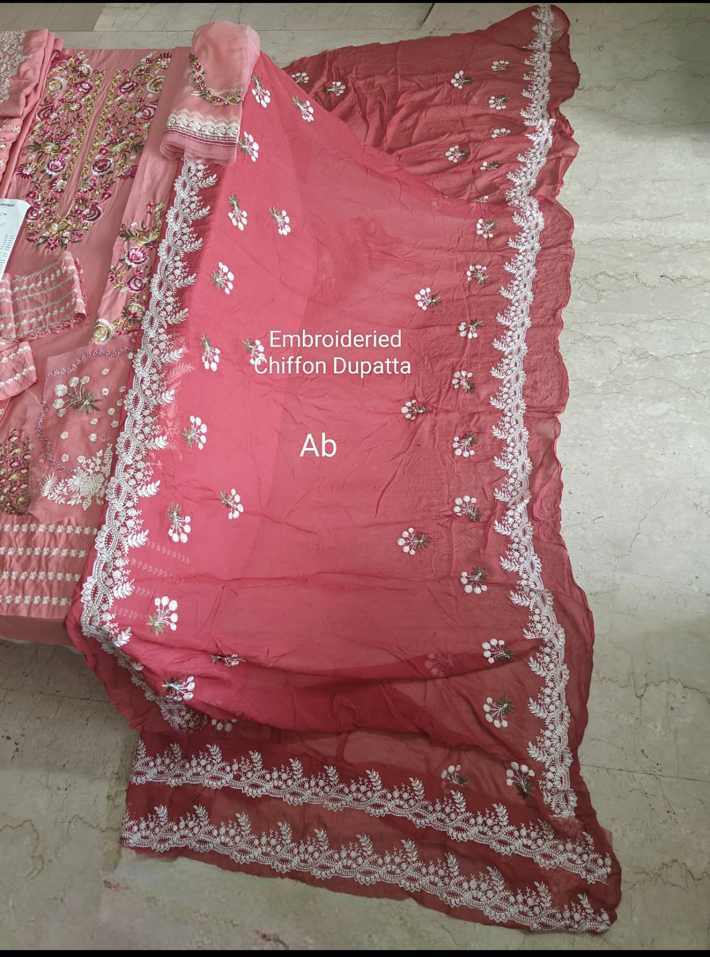 img_jugnu_lahore_lawn_awwal_boutique