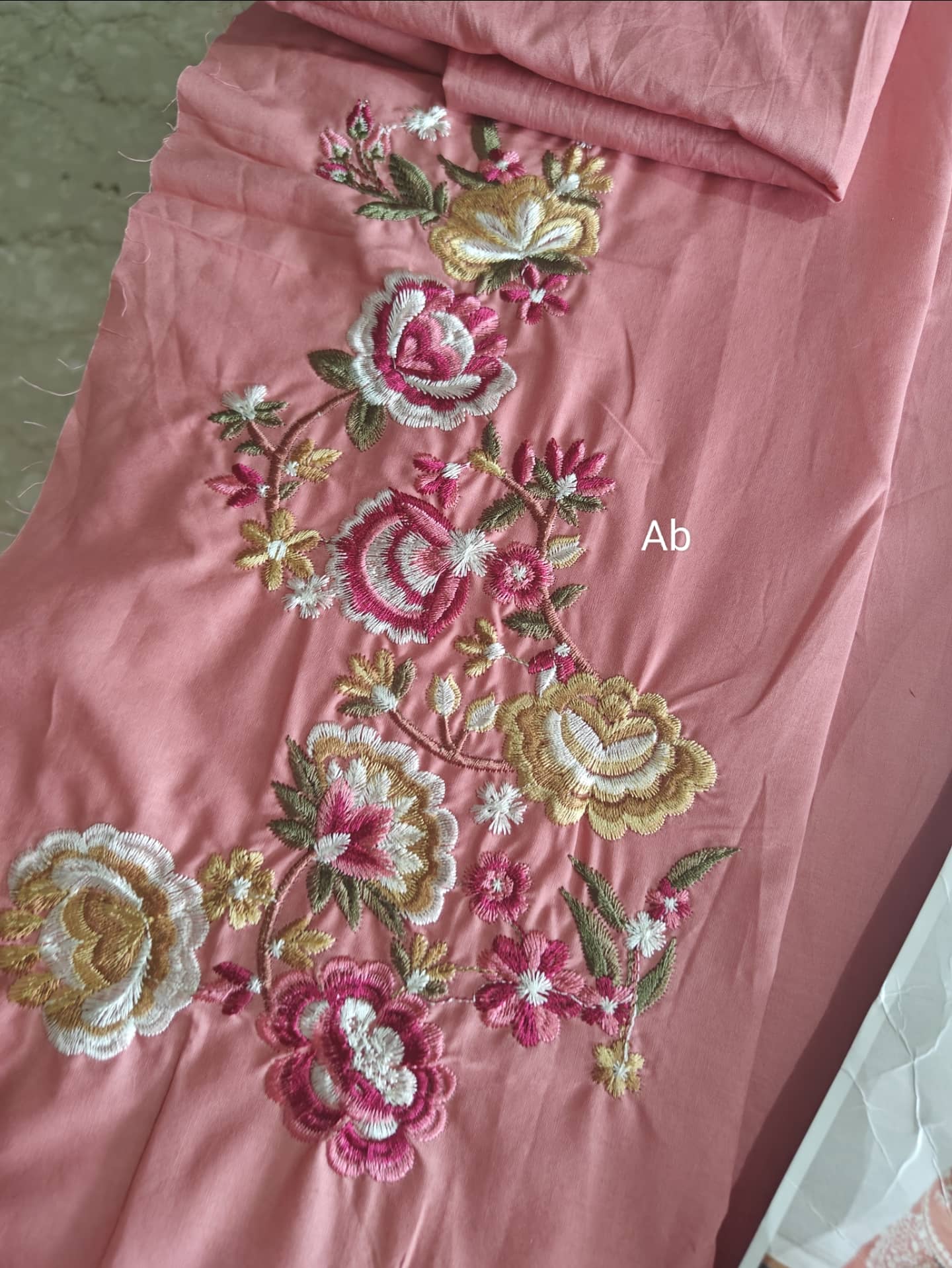 Hot🔥Seller/Open Pic/Jugnu Lahore Lawn/Dinaz/Pink