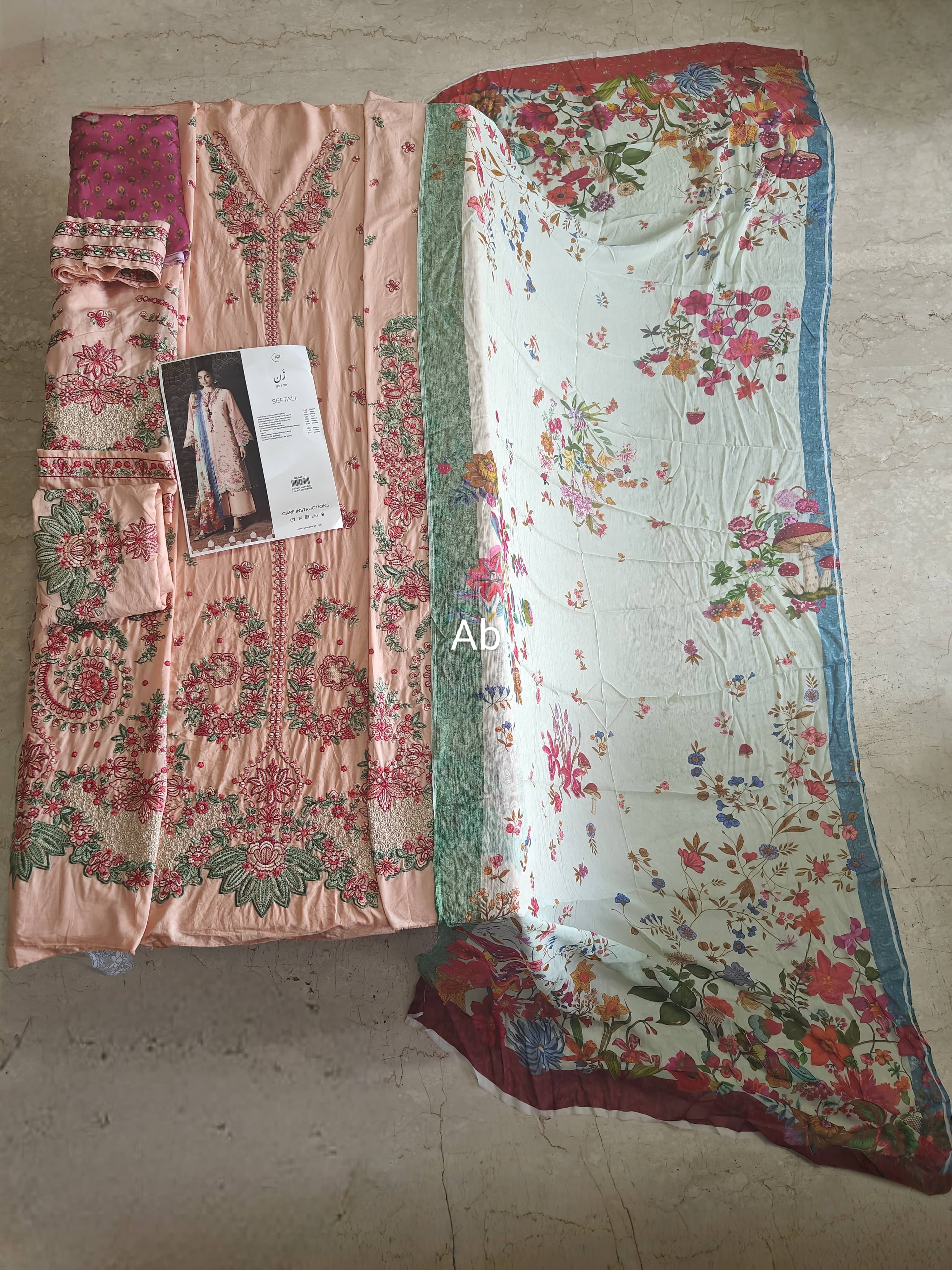 img_jugnu_lahore_lawn_awwal_boutique