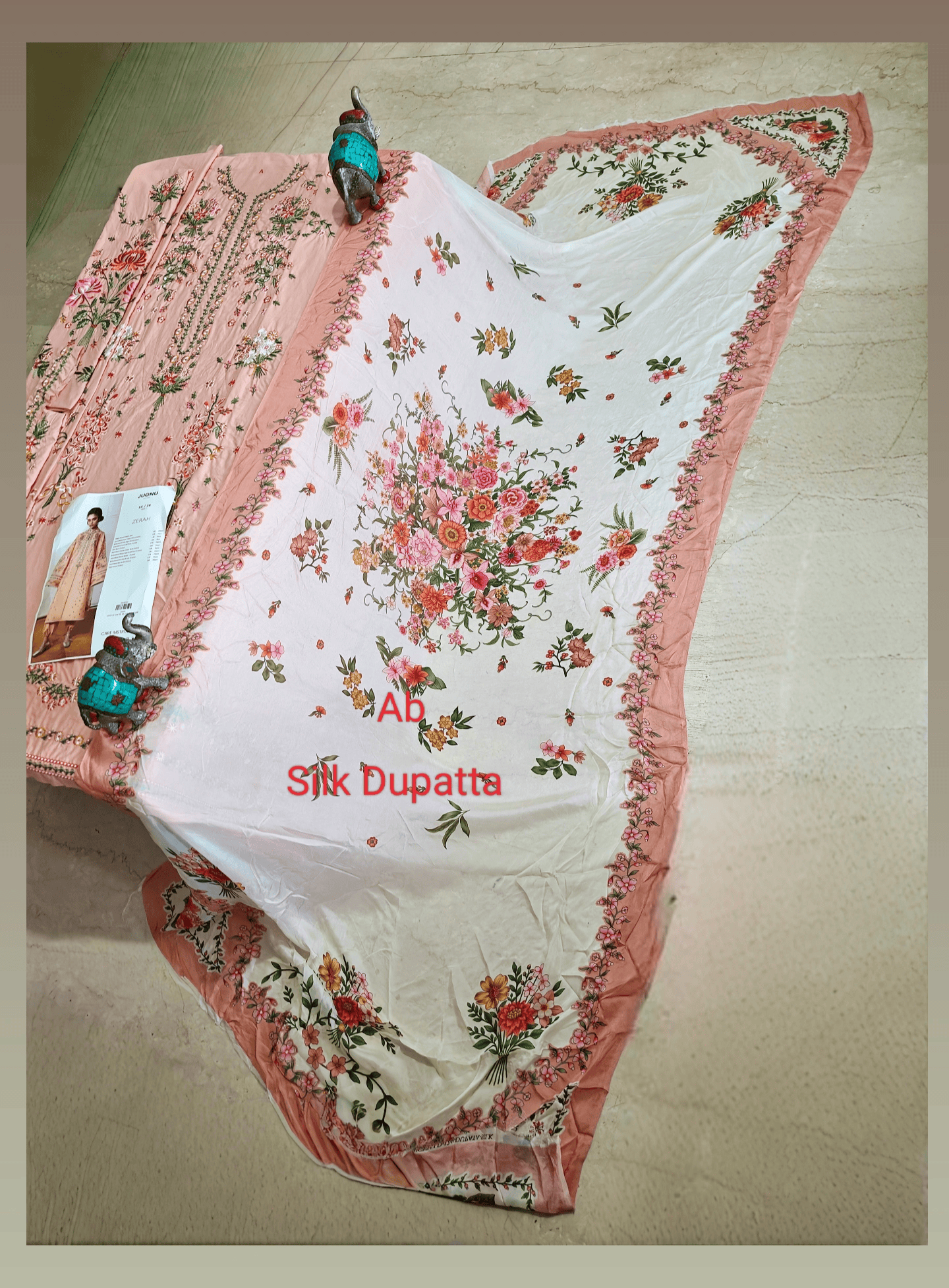 img_jugnu_lahore_lawn_awwal_boutique