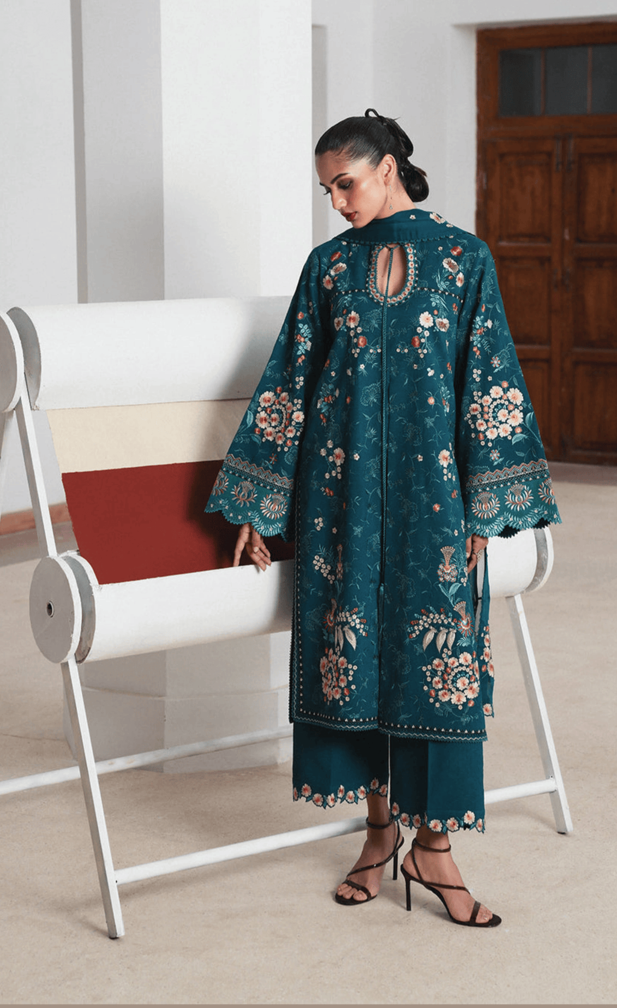 img_jugnu_lahore_karandi_awwal_boutique