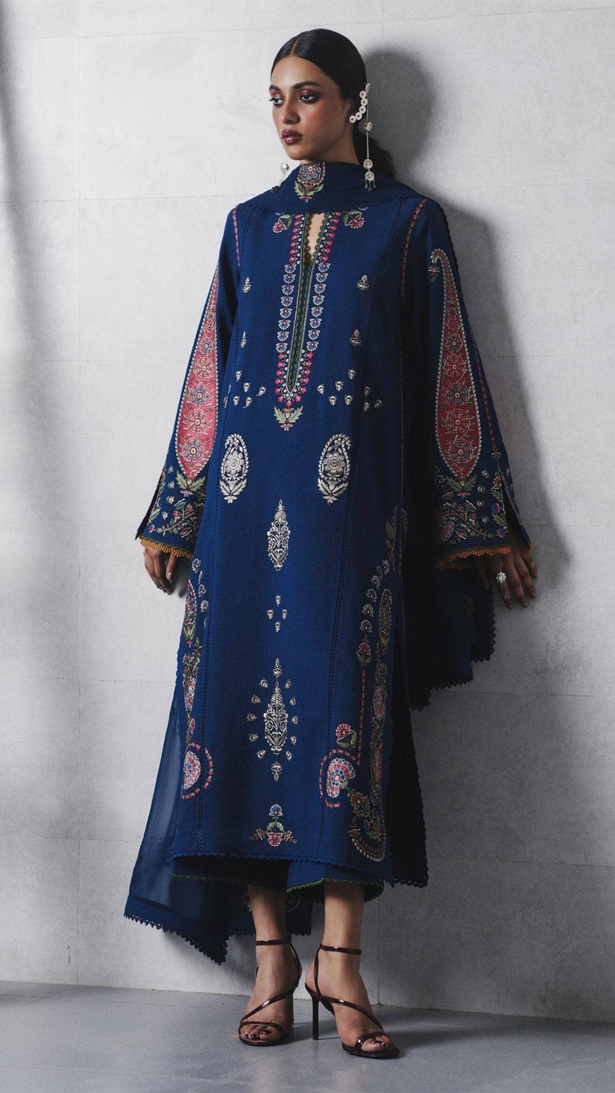 img_jugnu_lahore_karandi_awwal_boutique