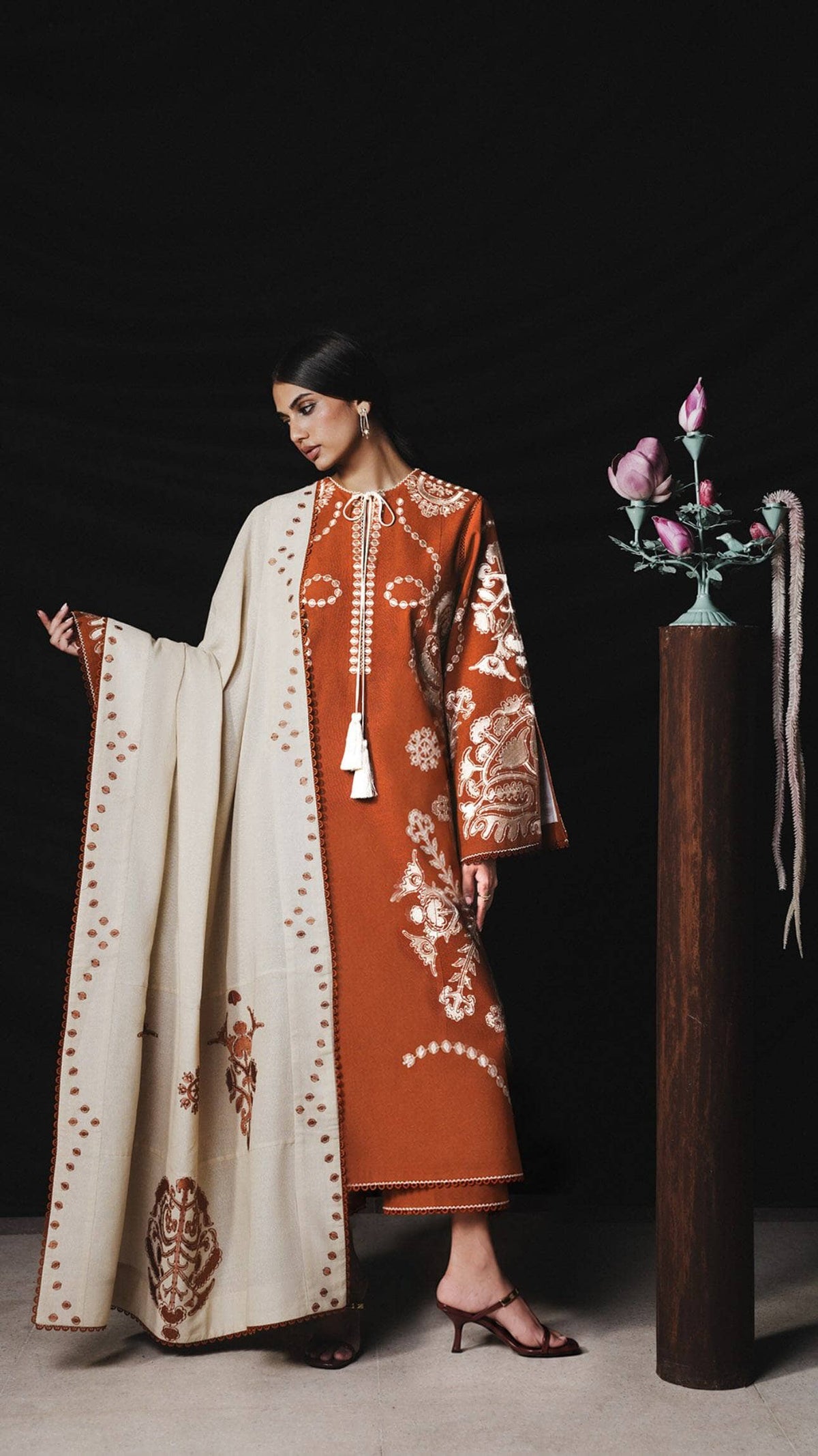 img_jugnu_lahore_karandi_awwal_boutique