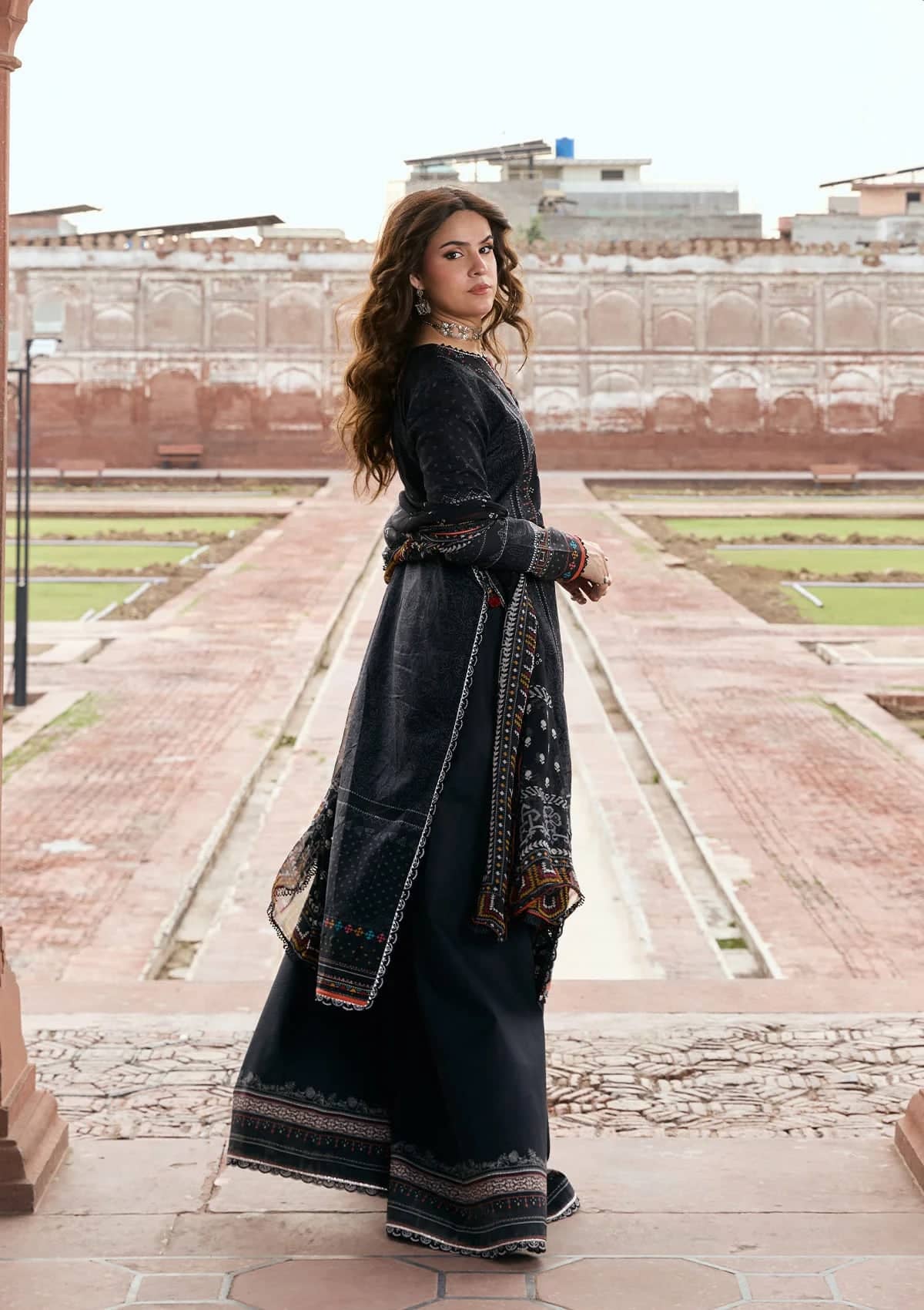 Kahf Aangan Luxury Casuals/5A-Gul-E-Siyah