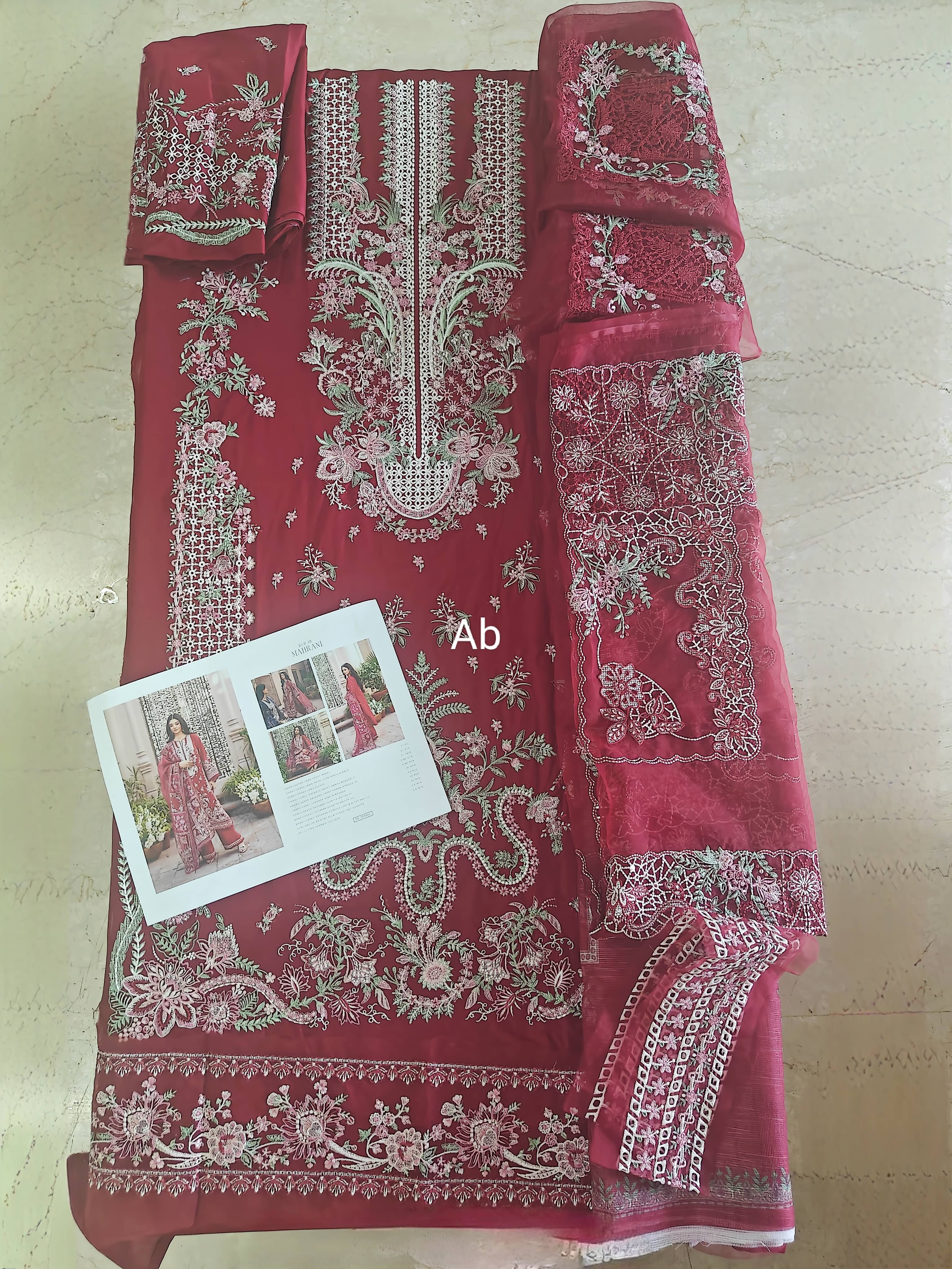 Sale‼️Open Pic/Kahf Premium Lawn 26/KLB-1B MAHRANI MAHRANI