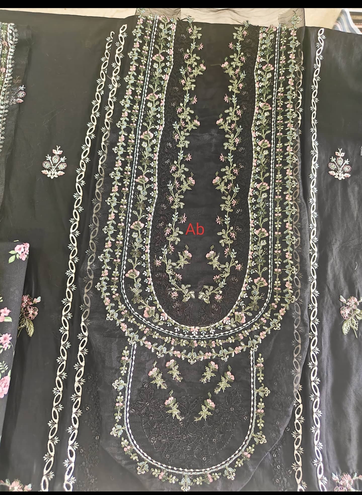 Sale‼️Open Pic/Kahf Premium Lawn 26/KLB-3B SIYAARA