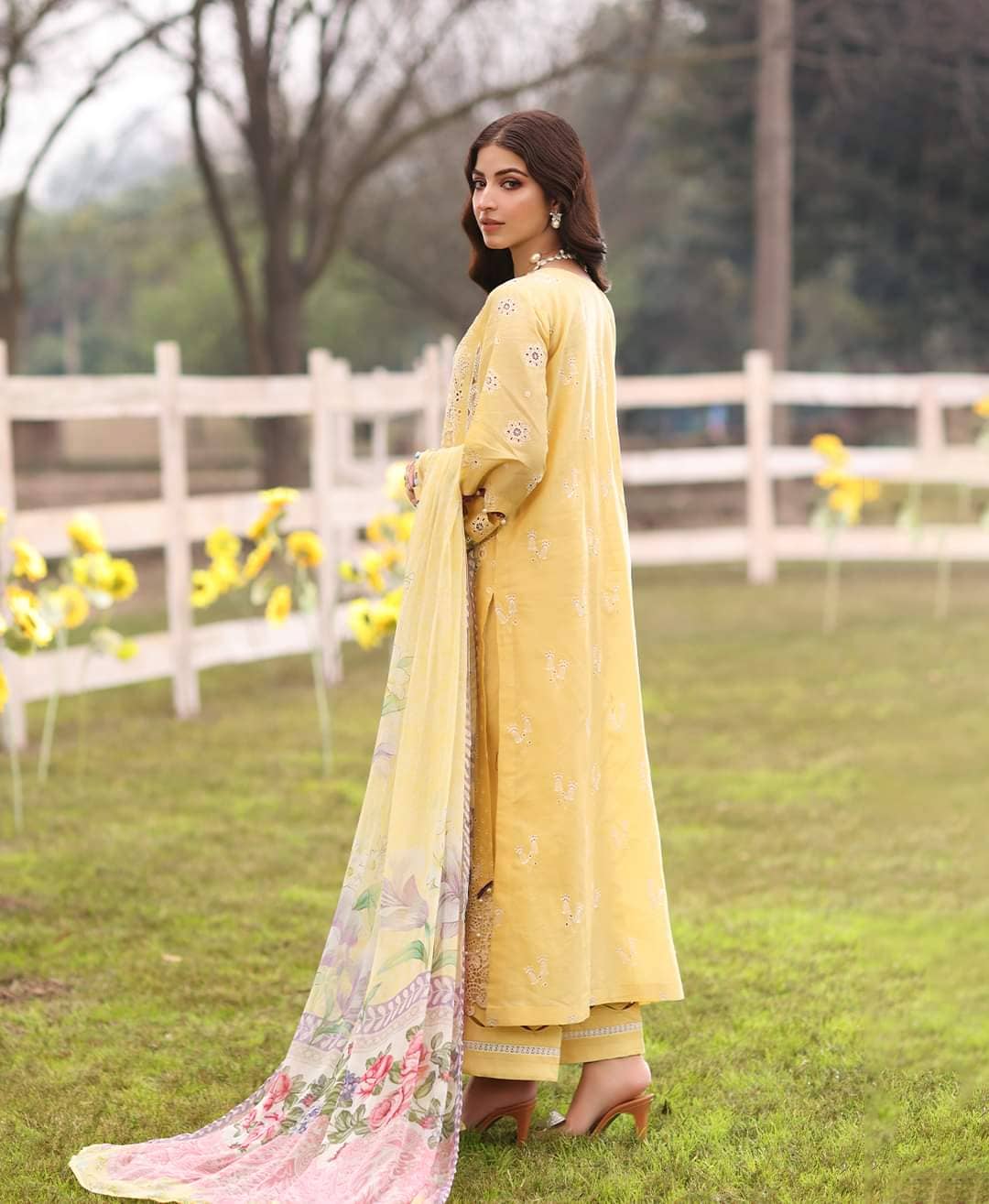 img_kahf_premium_lawn_awwal_boutique