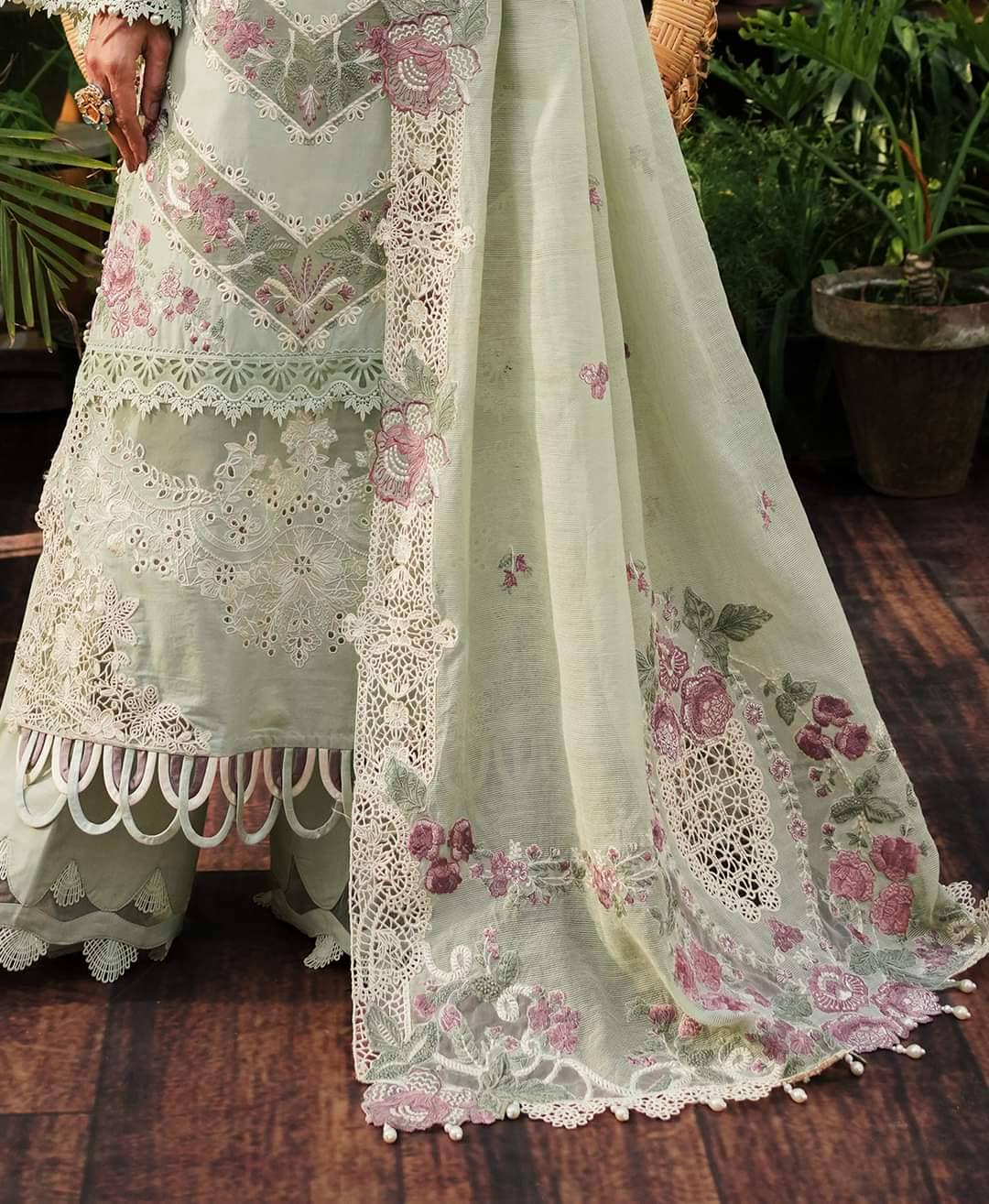 Kahf Premium Lawn 24/Vol 2/Margarita