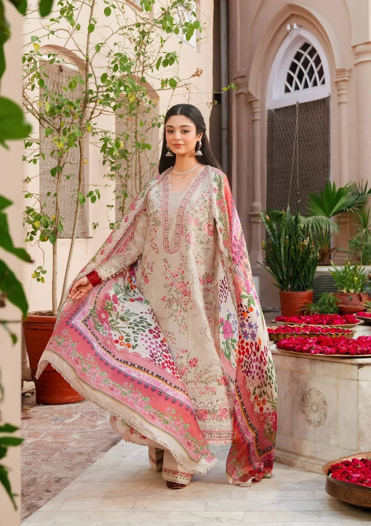 img_kahf_premium_lawn_awwal_boutique