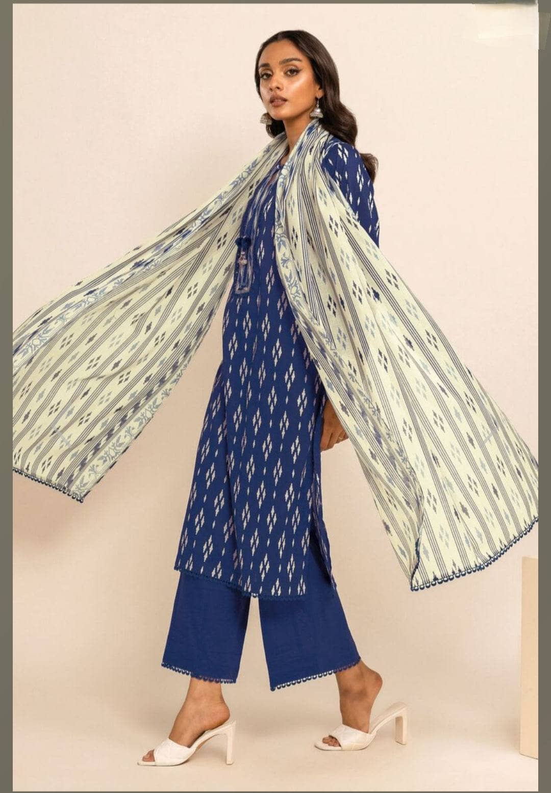 img_khaadi_lawn_24_awwal_boutique