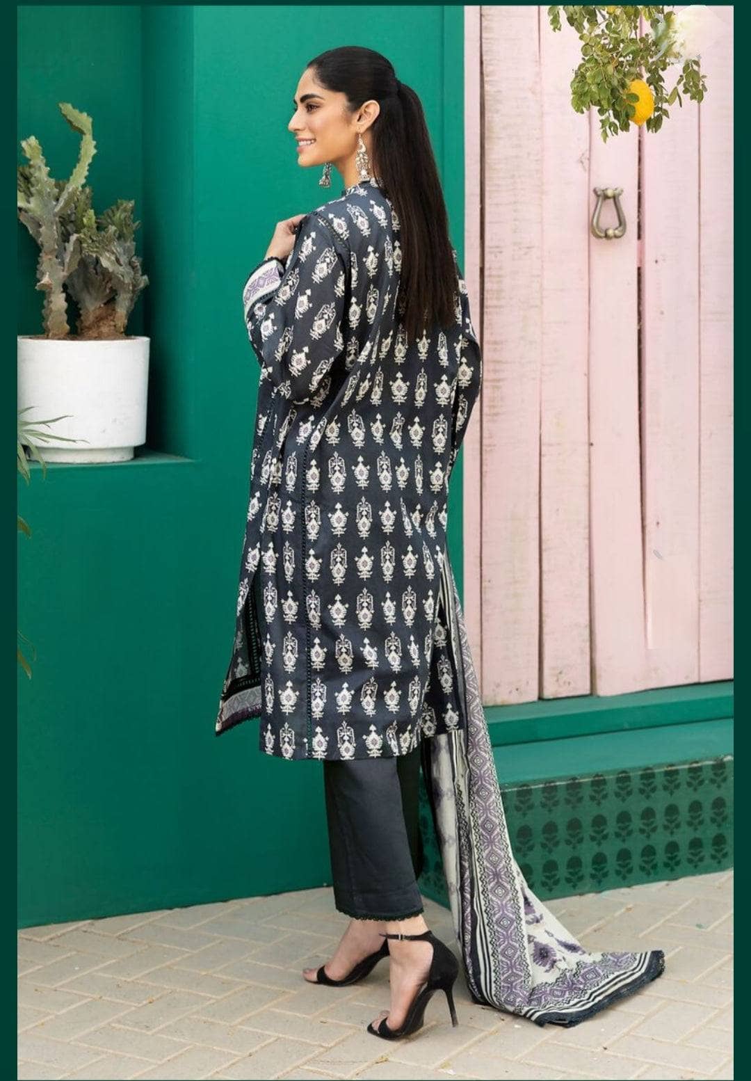img_khaadi_lawn_23_awwal_boutique
