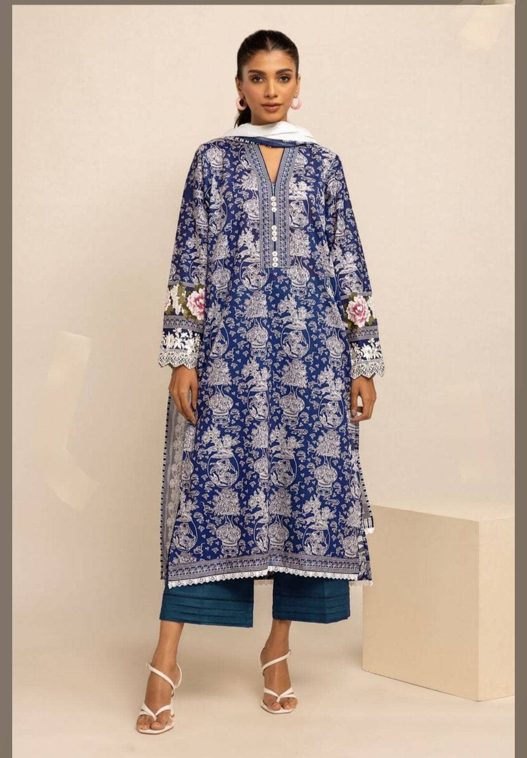 img_khaadi_lawn_23_awwal_boutique