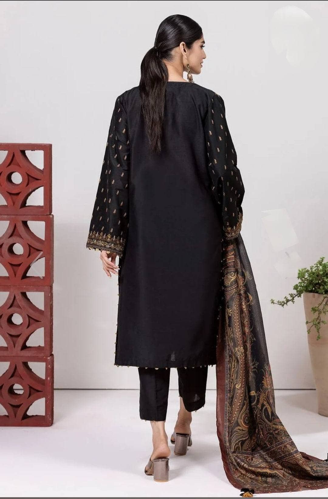Img_khaadi_lawn_24_awwal_boutique