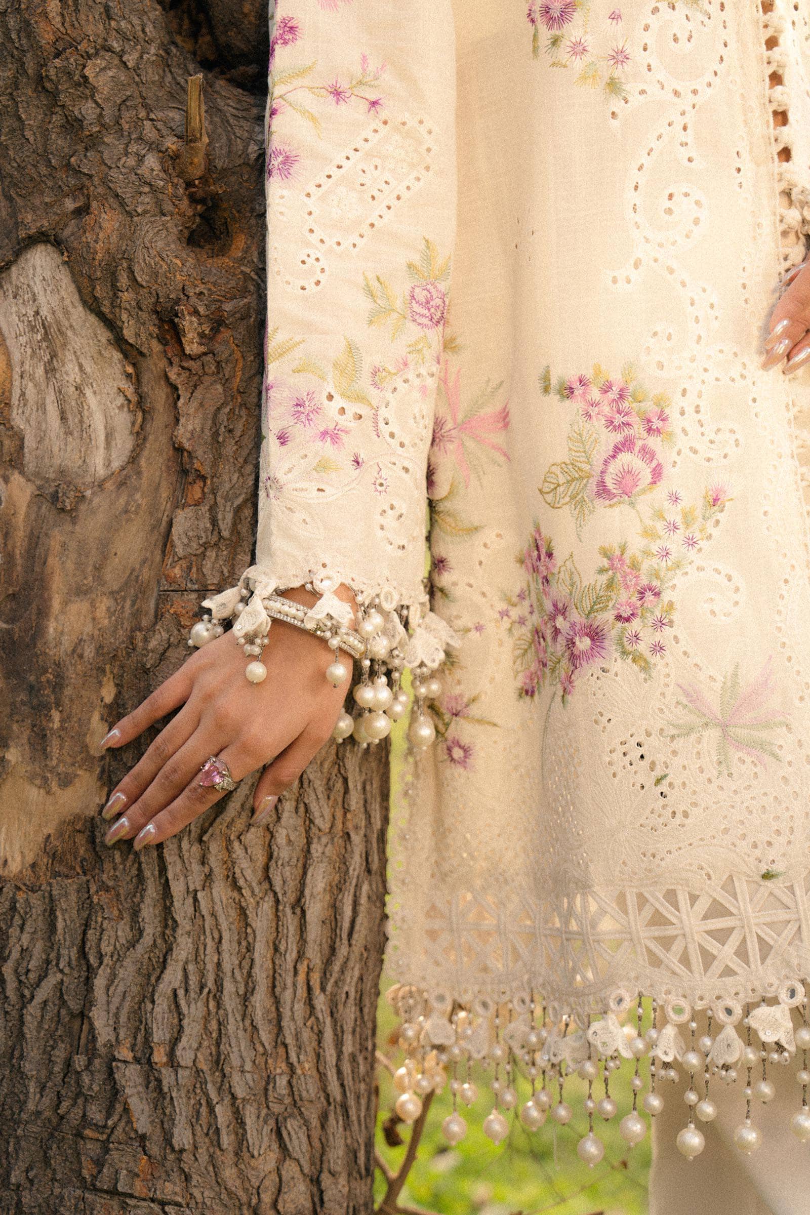 img_sana_safinaz_luxury_lawn_25_awwal_boutique