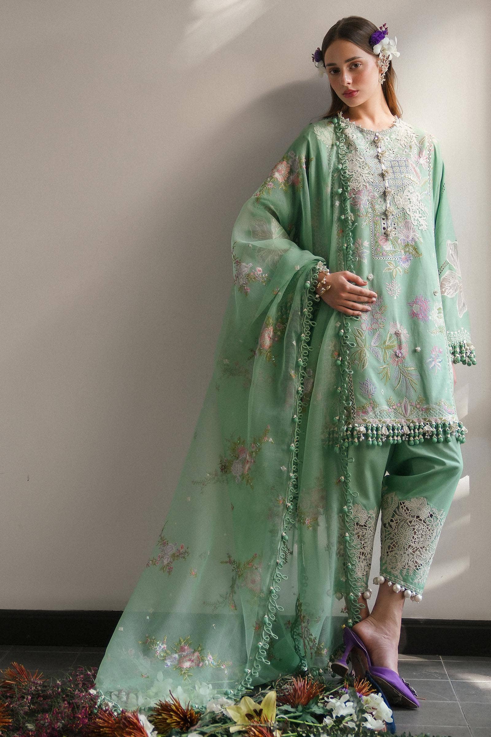 img_sana_safinaz_luxury_lawn_25_awwal_boutique