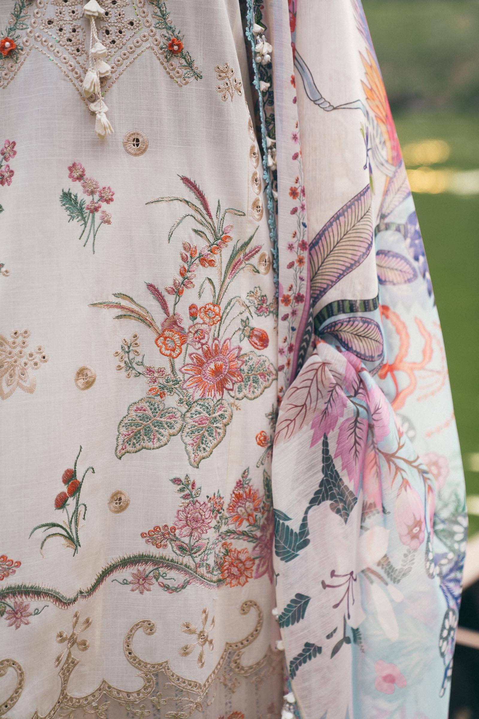 Sana Safinaz Luxury Lawn 25/10B