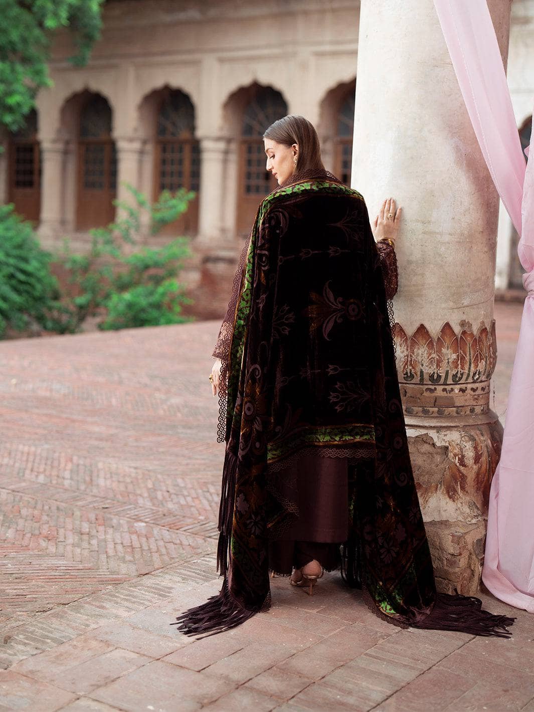 Mahnur Amelia Luxury Winter 26/Velvet Palachi Shawl/Corduroy/Deep Brown/AM 07