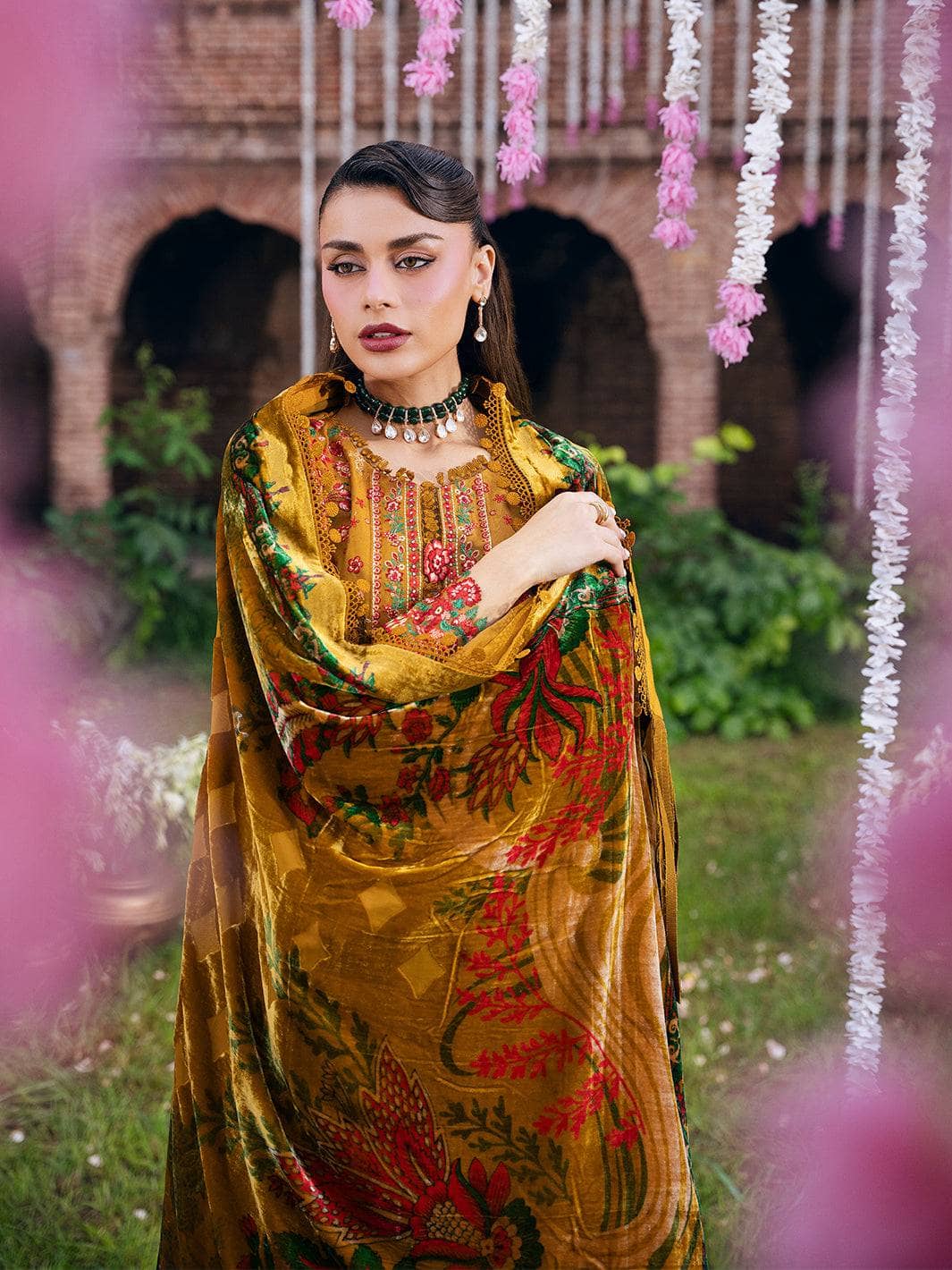 img_Mahnur_amelia_luxury_winter_awwal_boutique