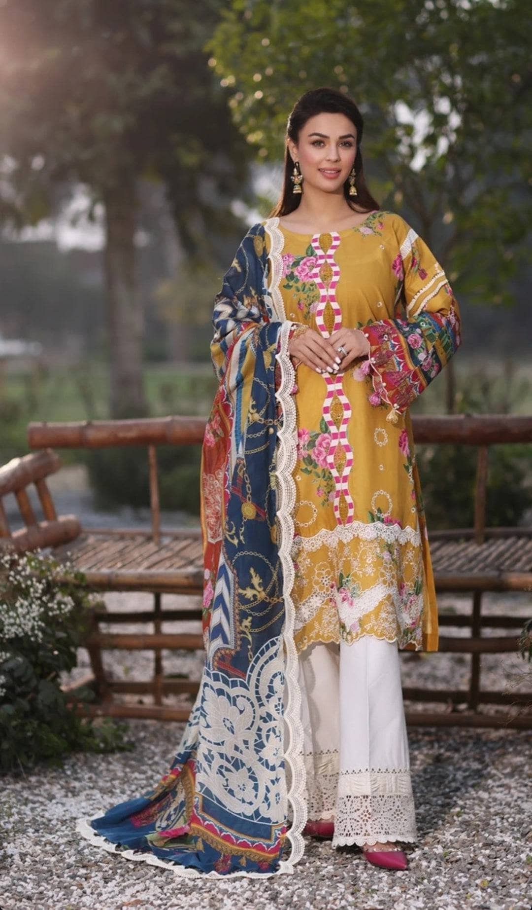 img_manara_by_maria_asif_baig_awwal_boutique