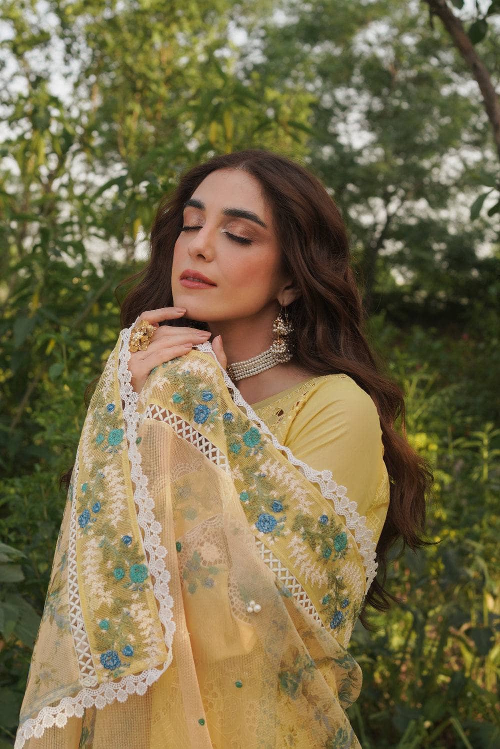 img_manara_by_maria_asif_beig_lawn_awwal_boutique