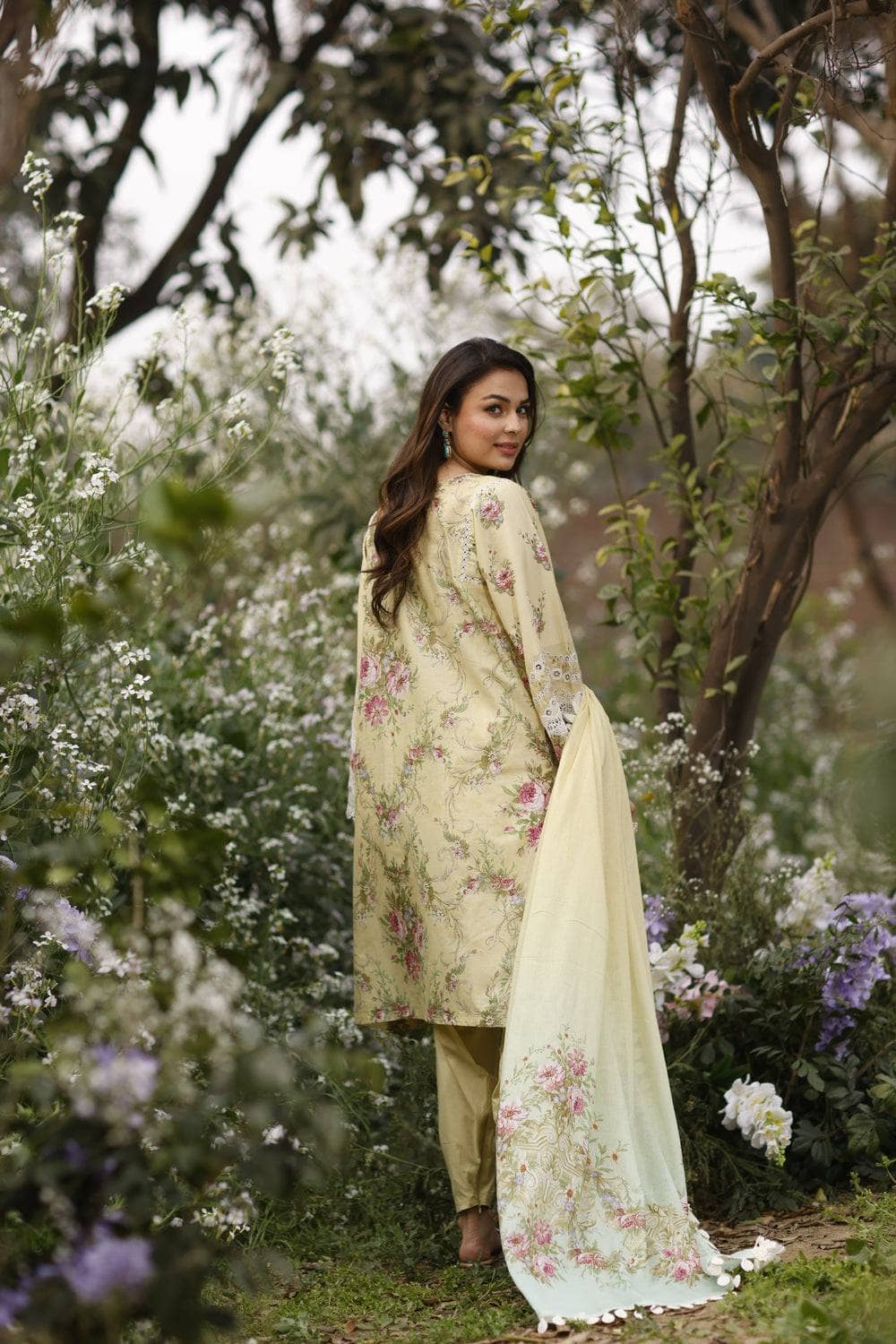 img_manara_by_maria_asif_baig_awwal_boutique