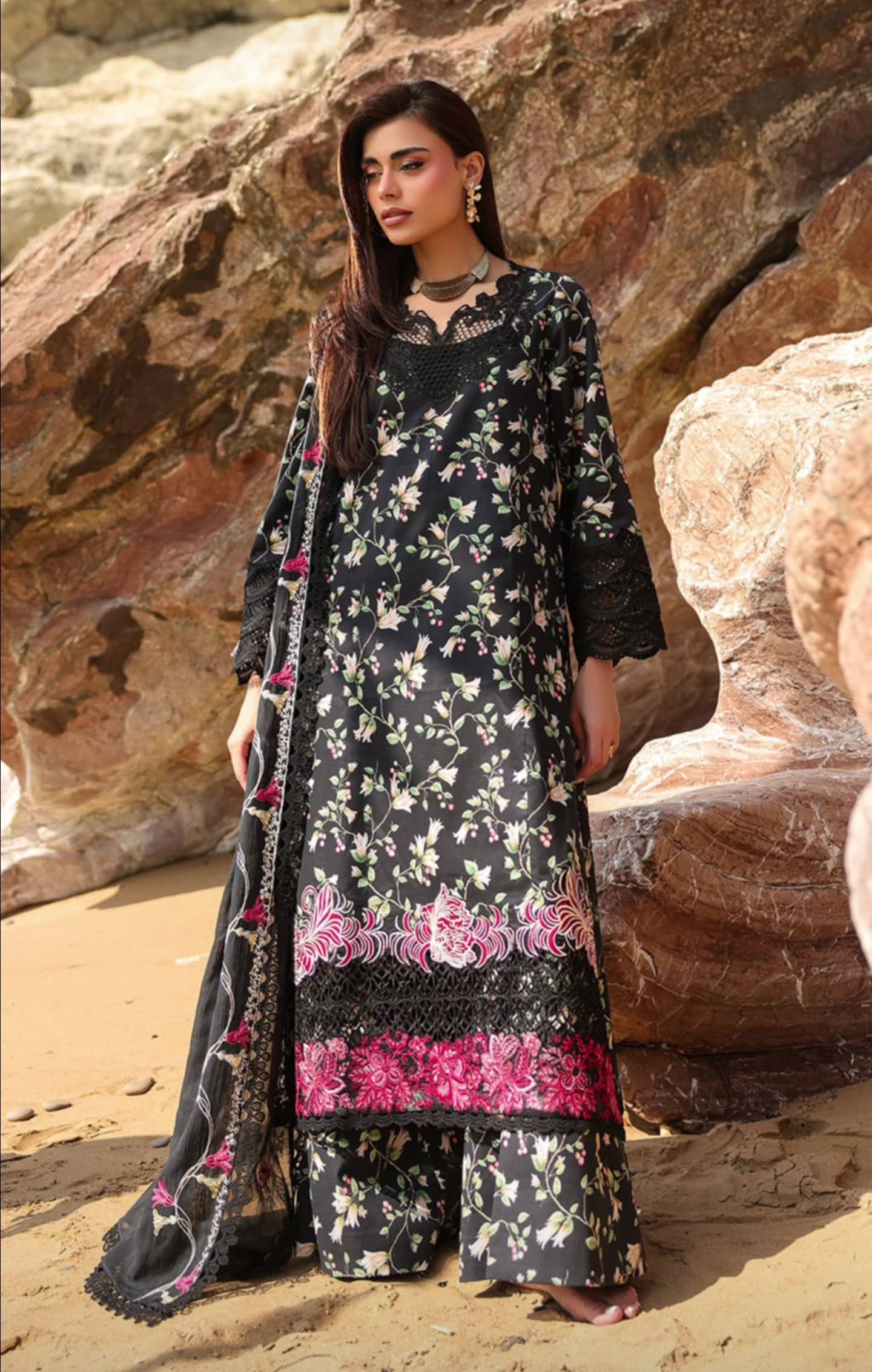 img_manra_lawn_awwal_boutique