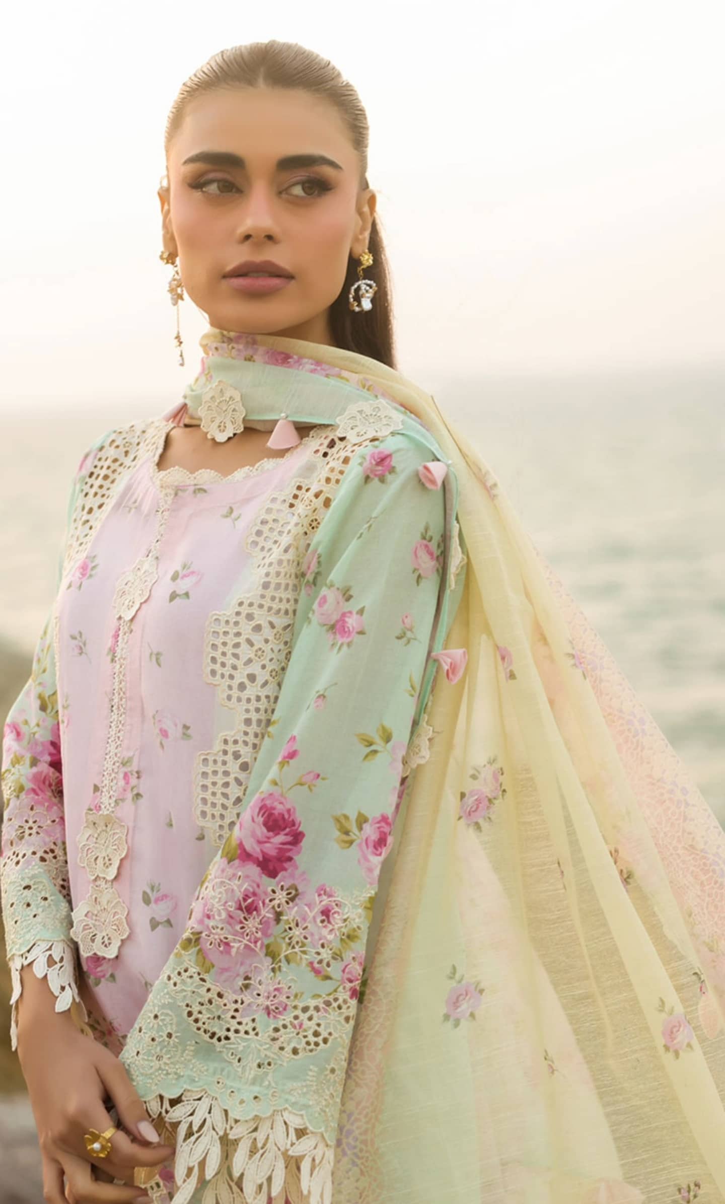 Sale ‼️Manara Luxury Lawn 26/Coral Mist/Pink