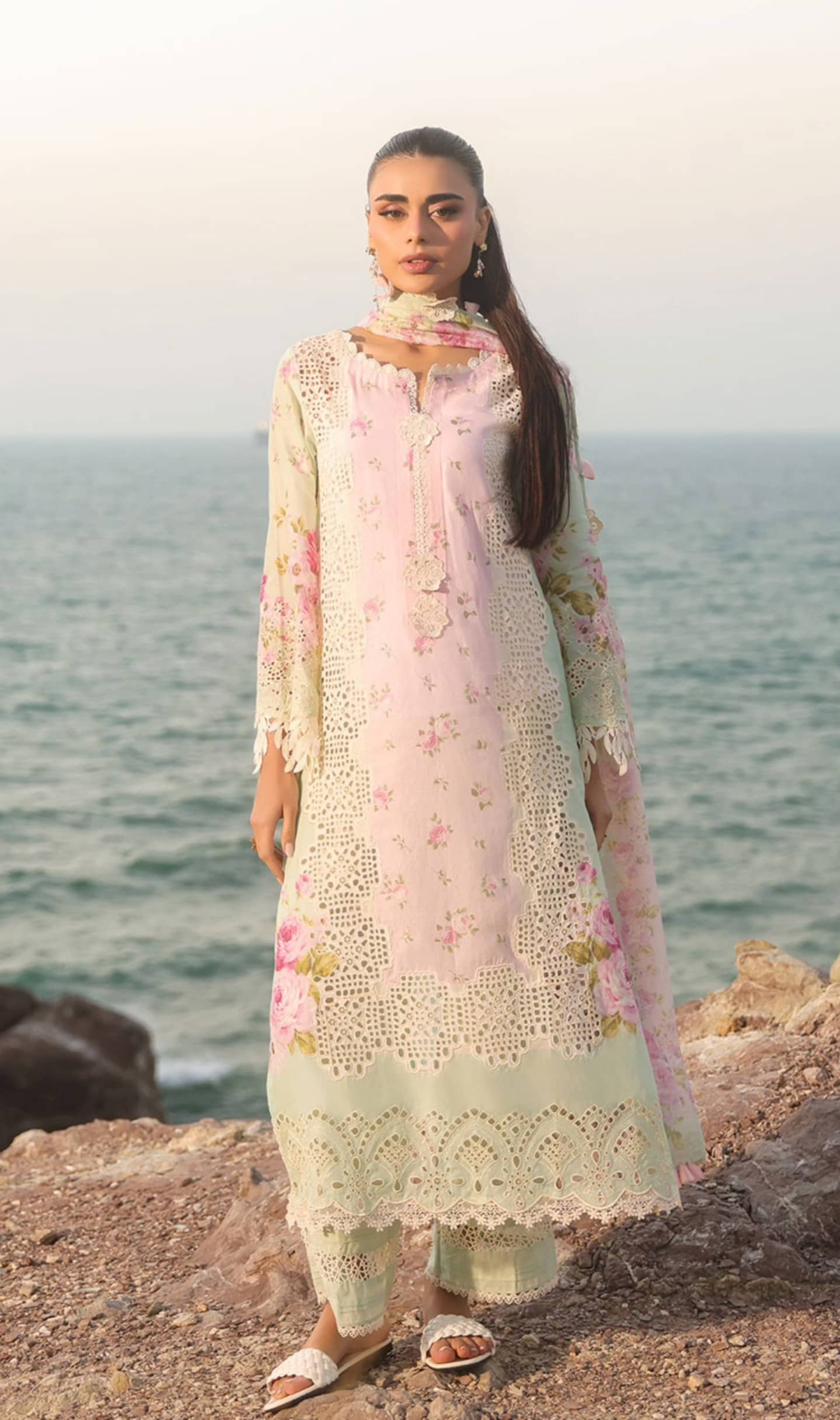 img_manra_lawn_awwal_boutique