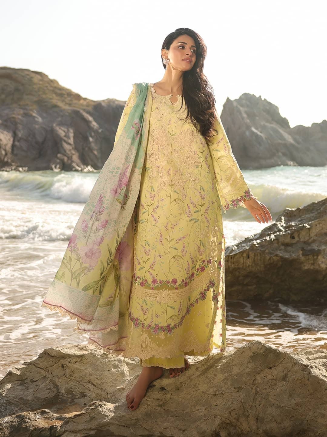 Manara Luxury Lawn 26/Golden Haze/Lime Yellow