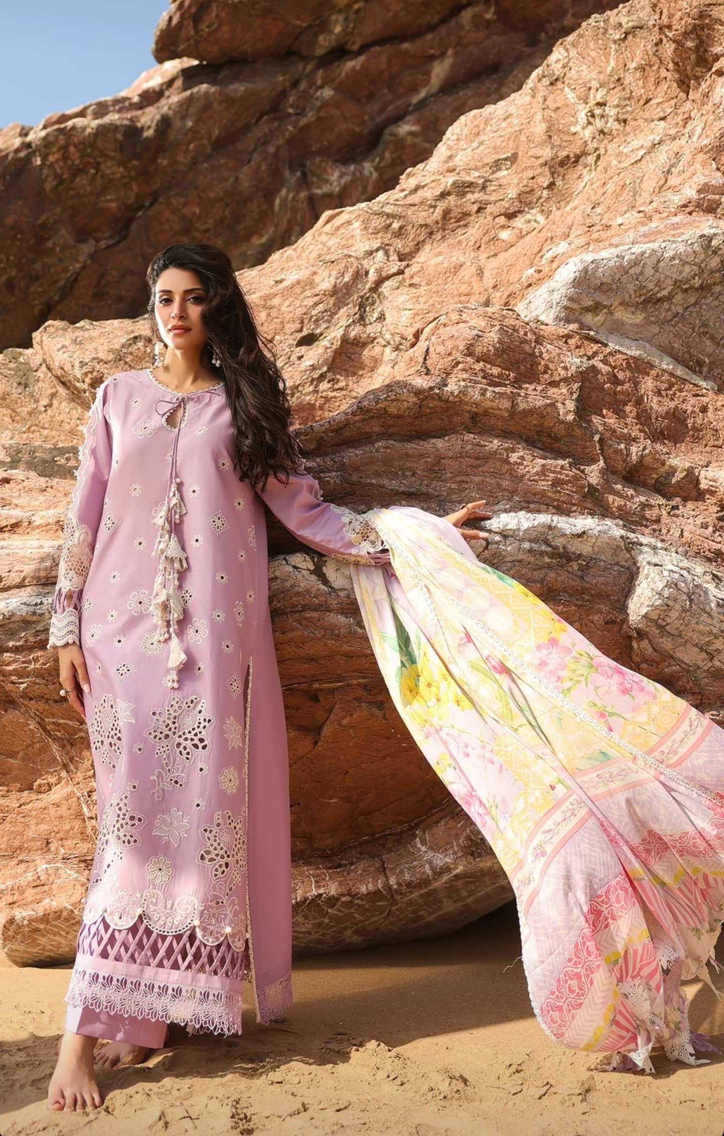 img_manra_lawn_awwal_boutique