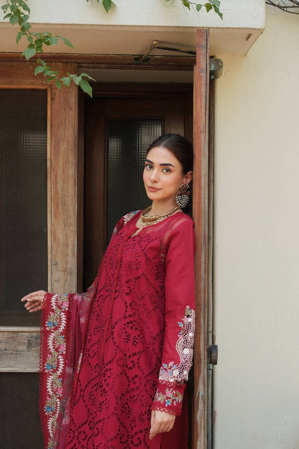 img_manara_by_maria_asif_beig_lawn_awwal_boutique
