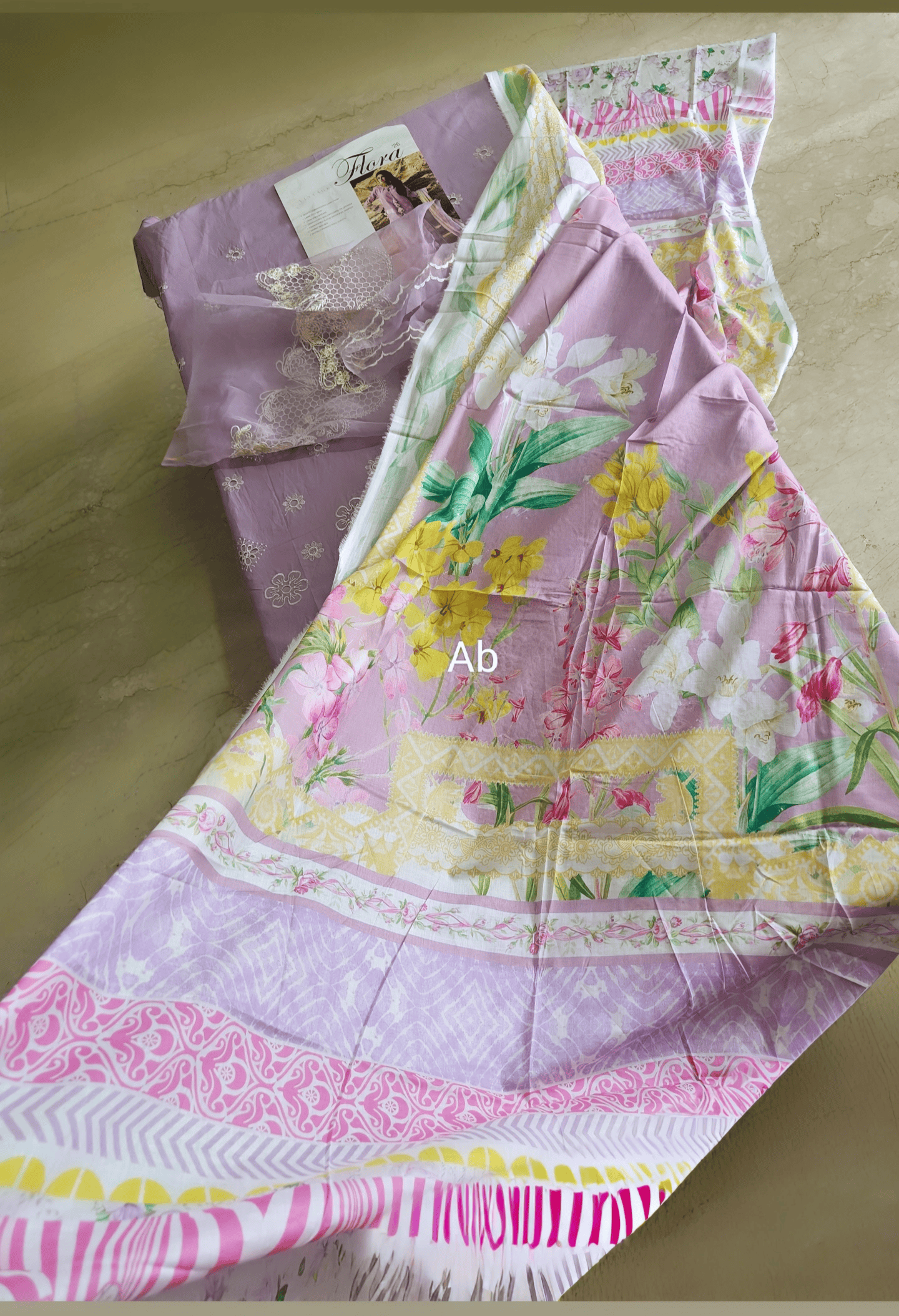 img_manara_lawn_awwal_boutique
