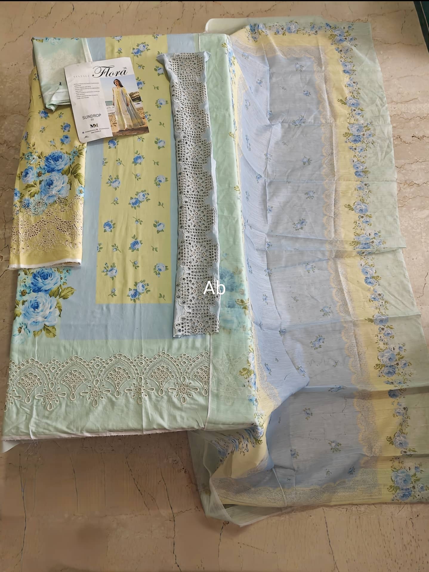 img_manara_lawn_awwal_boutique