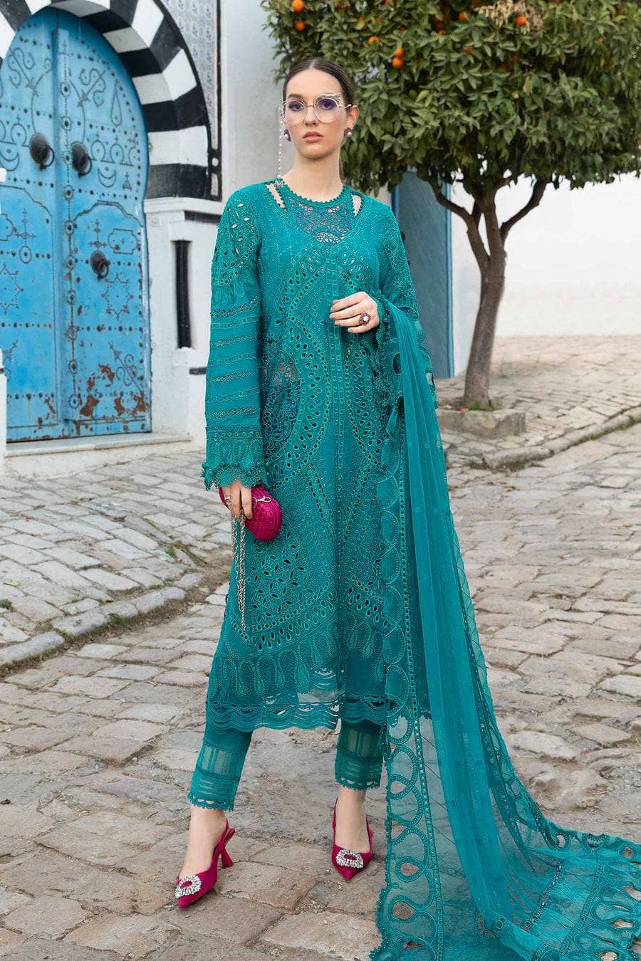 img_maria_b_lawn_24_awwal_boutique