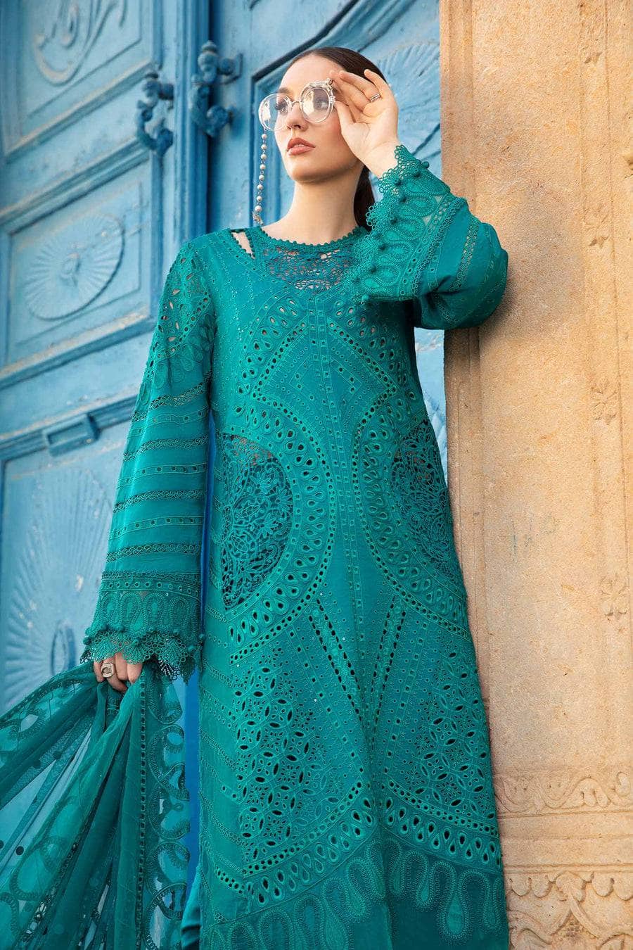 img_maria_b_lawn_24_awwal_boutique