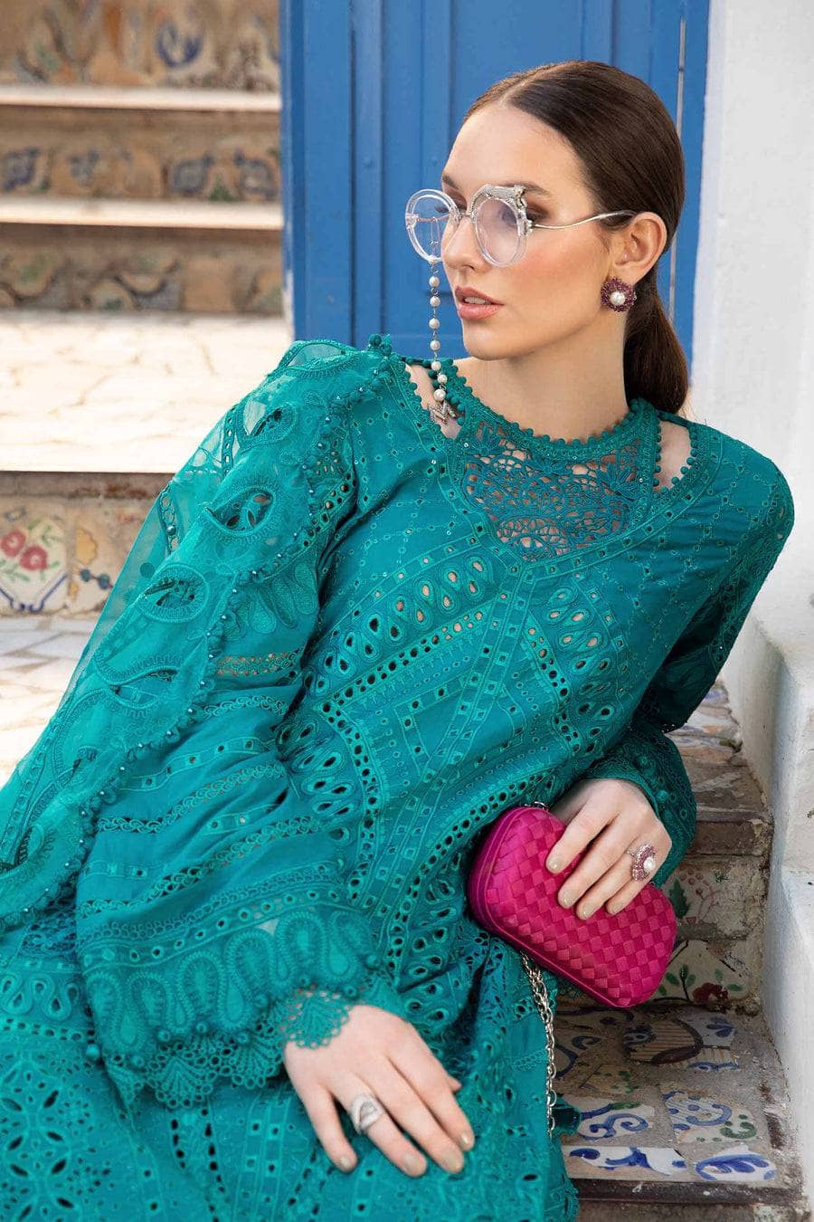 img_maria_b_lawn_24_awwal_boutique