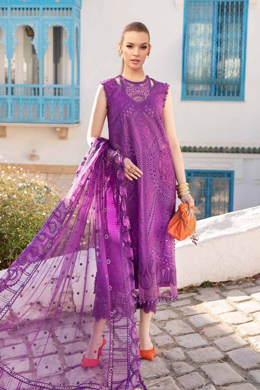 img_maria_b_lawn_24_awwal_boutique
