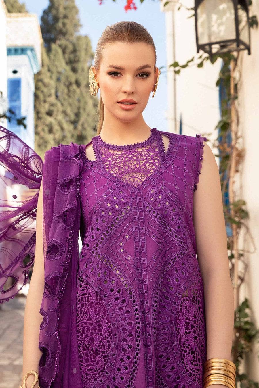 img_maria_b_lawn_24_awwal_boutique