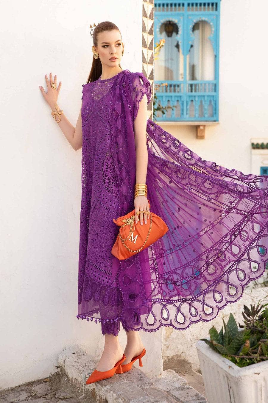 img_maria_b_lawn_24_awwal_boutique