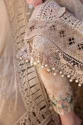 img_maria_b_lawn_24_awwal_boutique