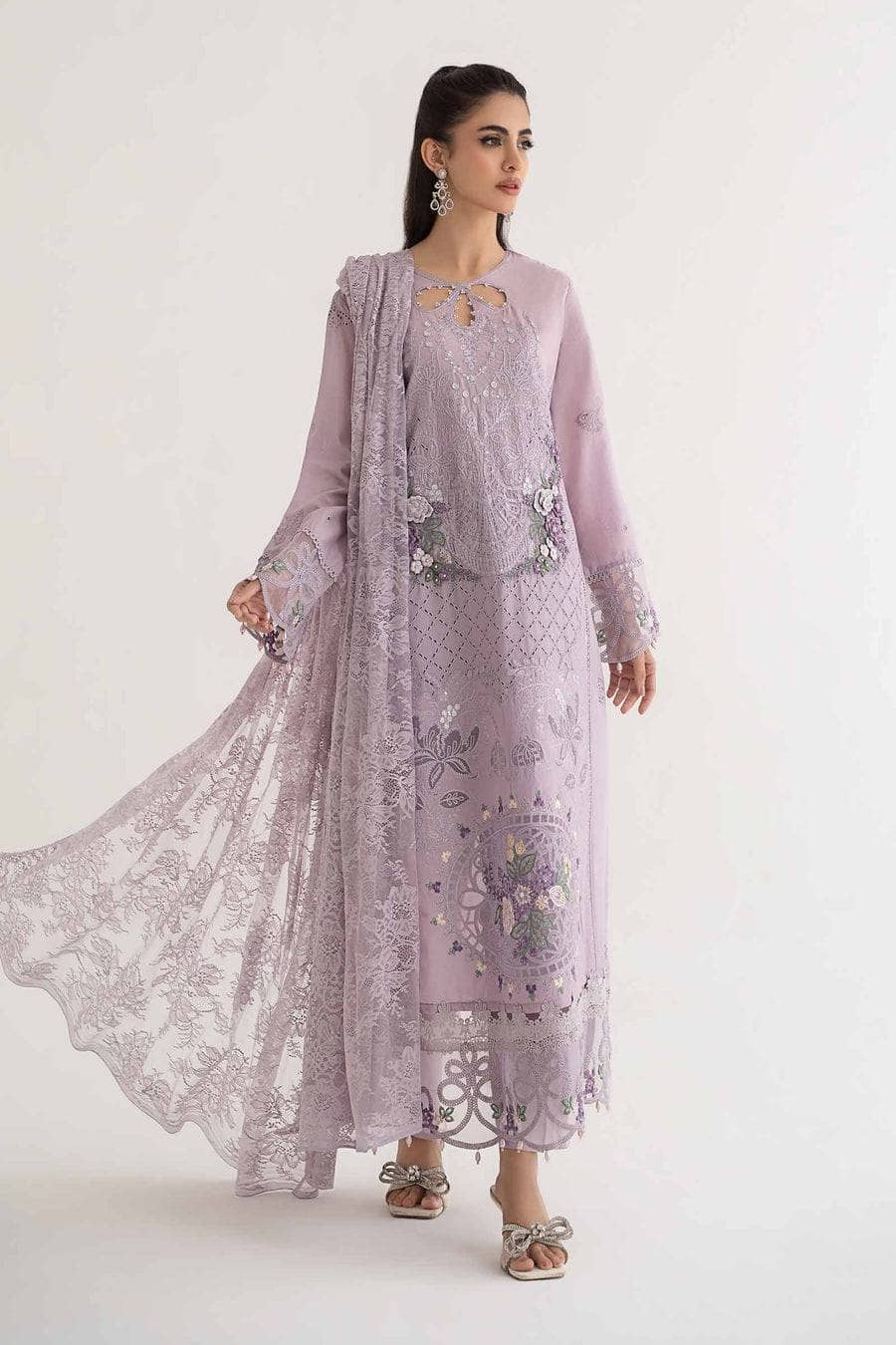 img_maria_b_lawn_24_awwal_boutique