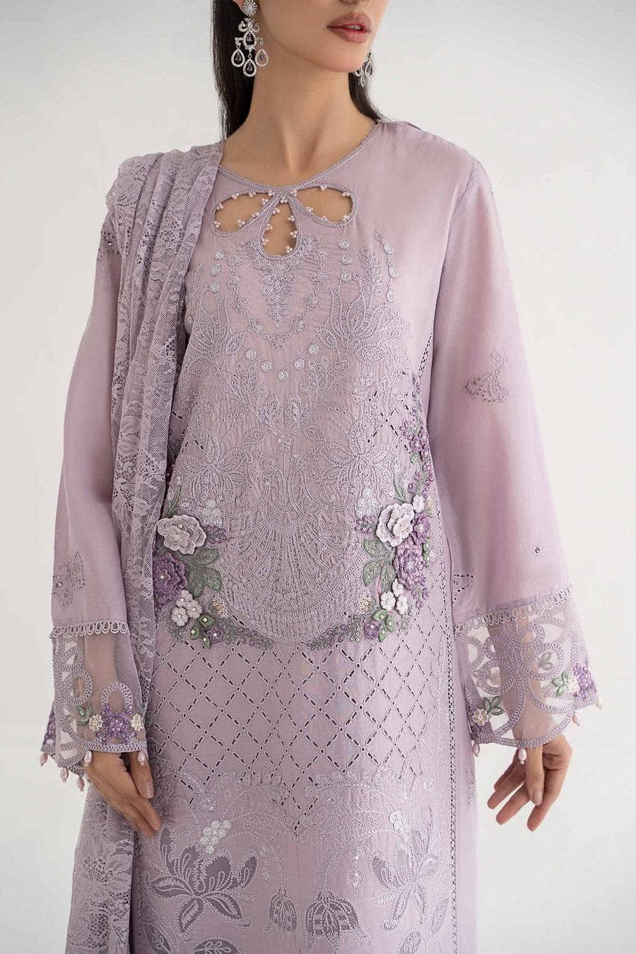 img_maria_b_lawn_24_awwal_boutique