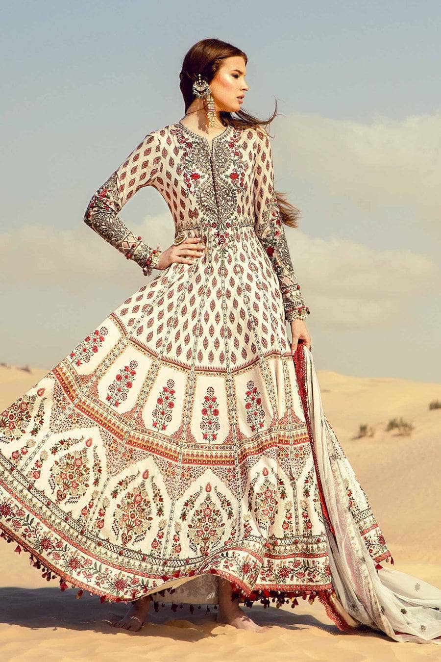 img_maria_b_lawn_24_awwal_boutique