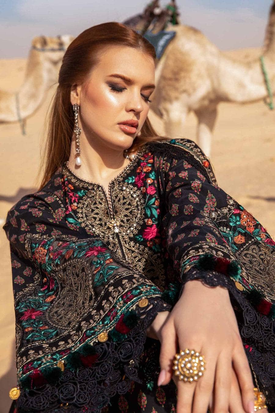 img_maria_b_lawn_24_awwal_boutique