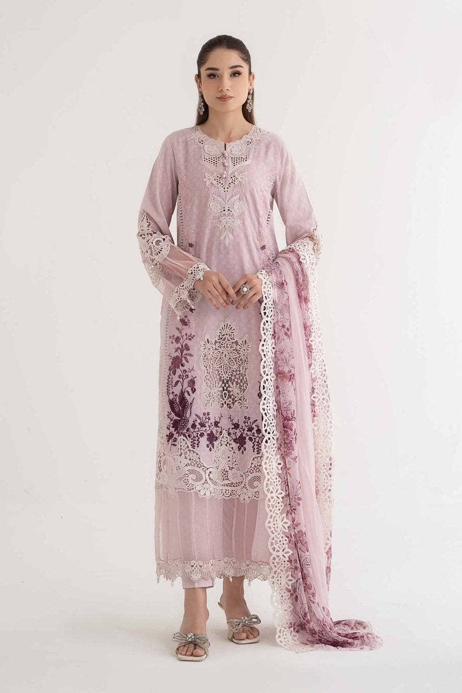 img_maria_b_lawn_24_awwal_boutique